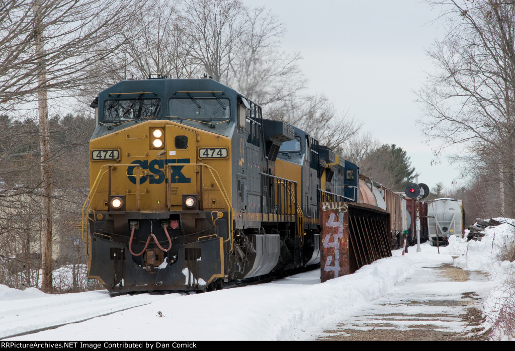 CSXT 474 Leads M426 at Den